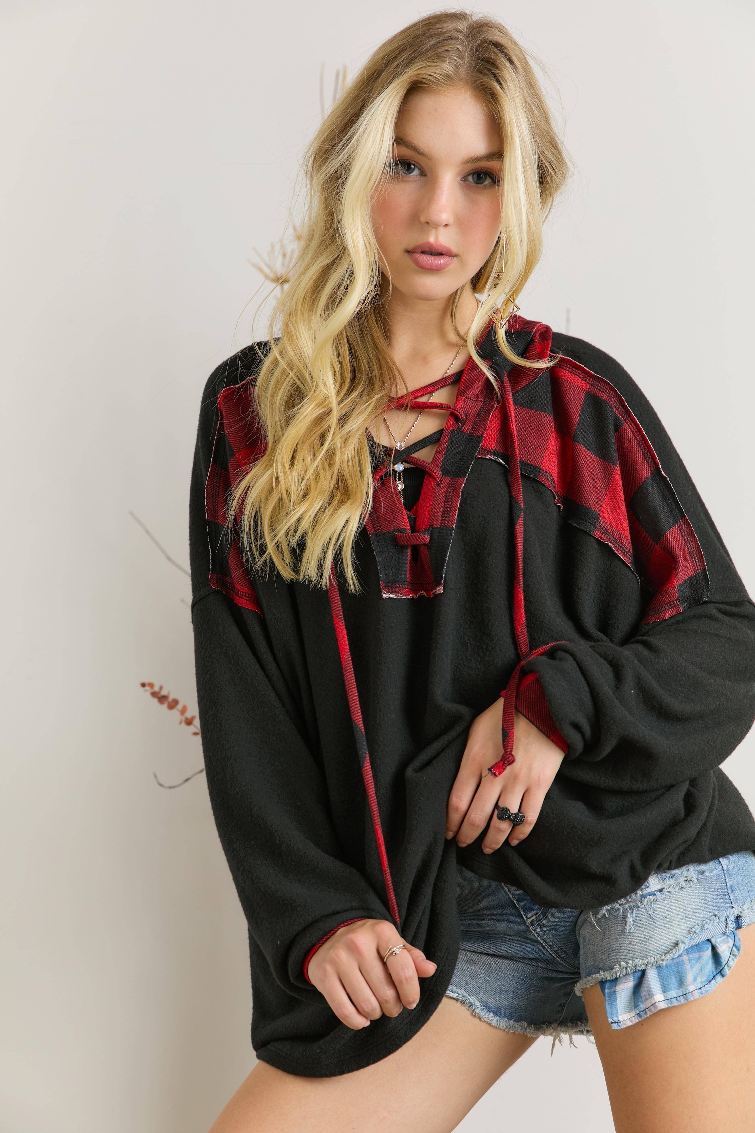 CRISS CROSS STRING TIE NECK HOODIE