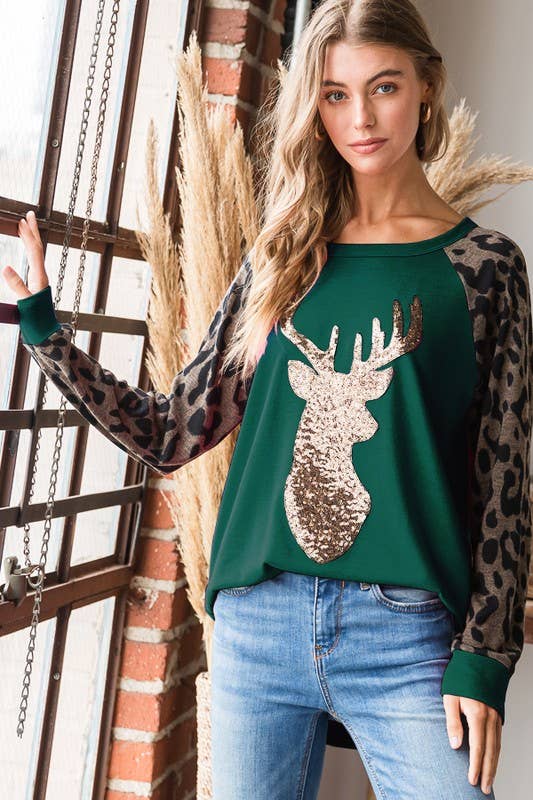 SOLID AND ANIMAL TOP WITH REINDEER PATCH